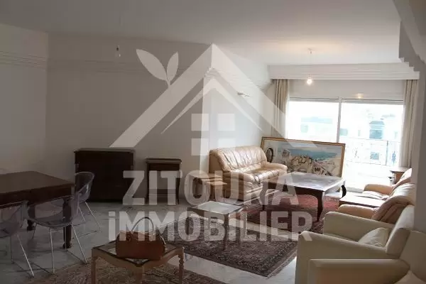 A louer bel appartement meublé à La Marsa Plage