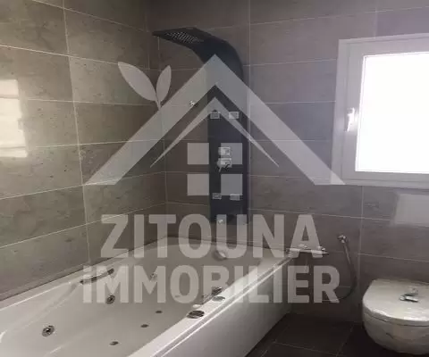 A vendre une villa sur 3 niveaux dans la zone touristique de Gammarth