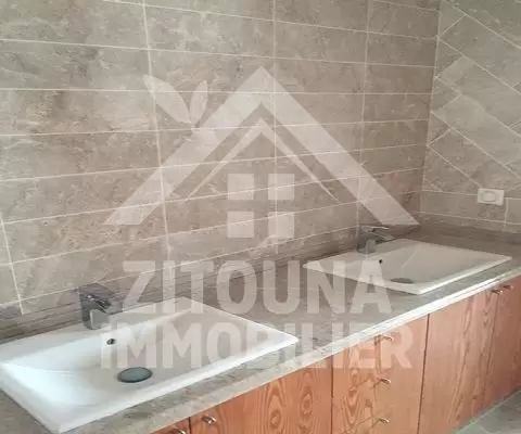A vendre une villa sur 3 niveaux dans la zone touristique de Gammarth