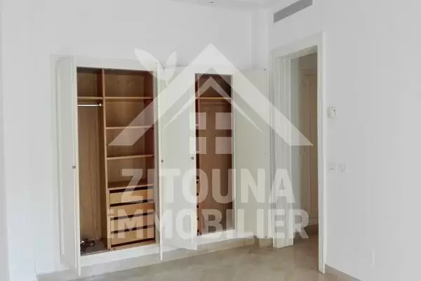 A louer bel appartement à La Marsa plage