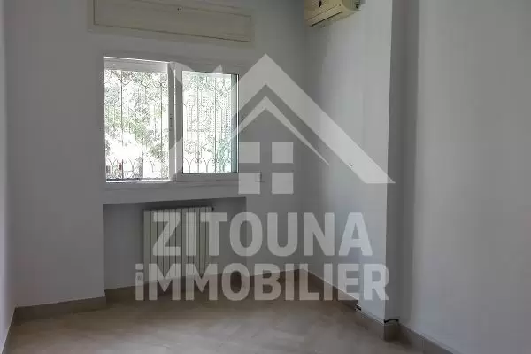 A louer bel appartement à La Marsa plage