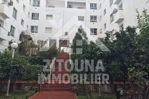 Appartement à vendre à la cité Enaser