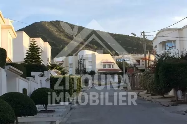 A vendre une demeure à Boumhal