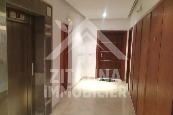 Très bel appartement avec terrasse à La Marsa