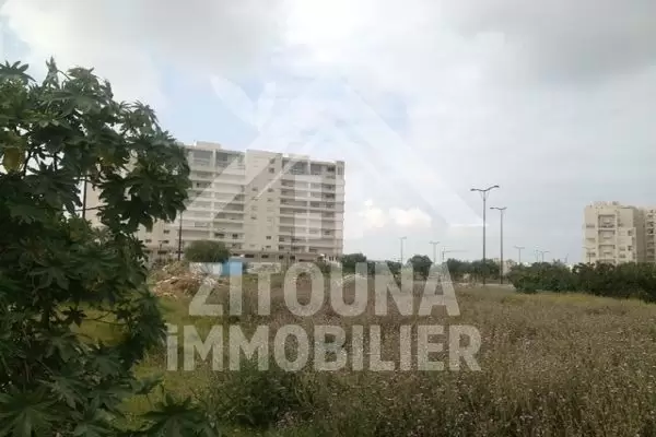 A vendre un terrain aux Jardins de Carthage
