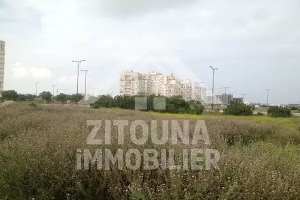 A vendre un terrain aux Jardins de Carthage