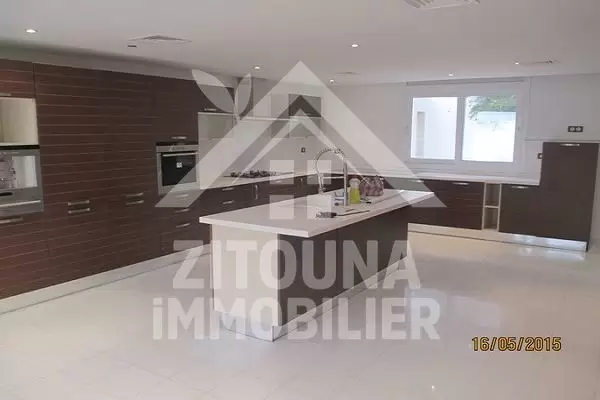 A vendre une belle villa à Gammarth Sup