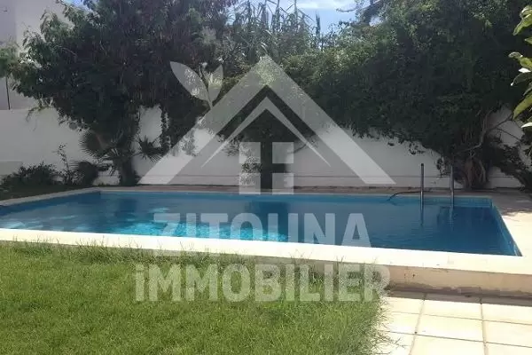 A vendre villa avec piscine