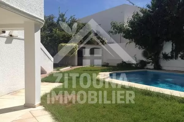 A vendre villa avec piscine