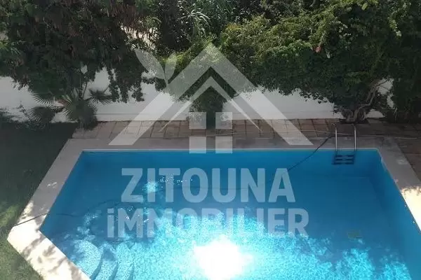 A vendre villa avec piscine