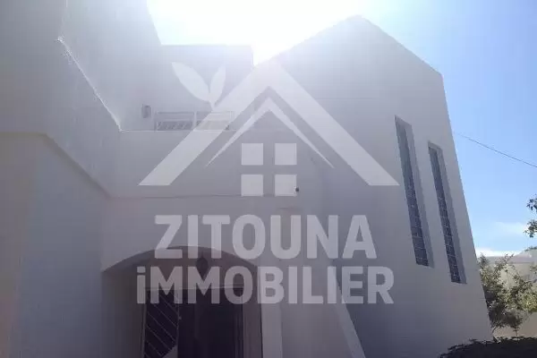 A vendre villa avec piscine
