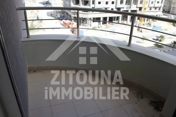 A louer bel appartement meublé au lac2