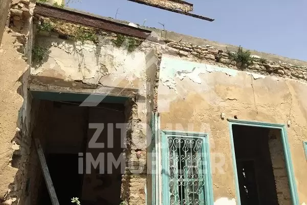 A vendre dar arbi inachevée...