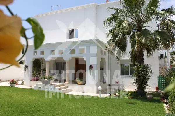 Belle Villa à vendre à la soukra