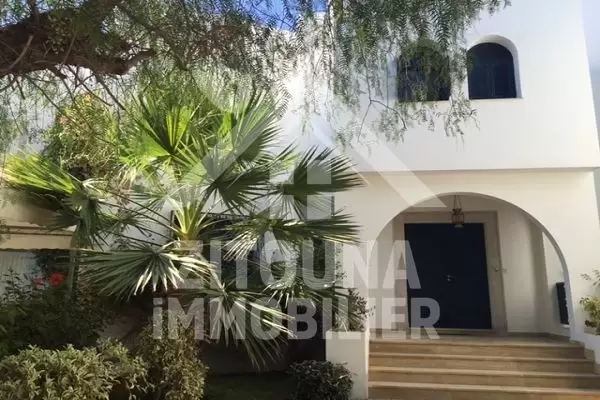 A louer une belle villa au Golden Tulip