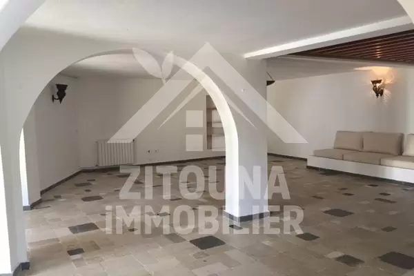 A louer une belle villa au Golden Tulip