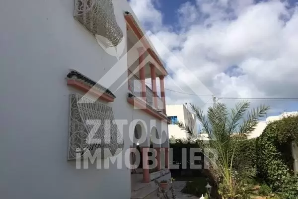 A LOUER une villa à Cité des Juges la Marsa