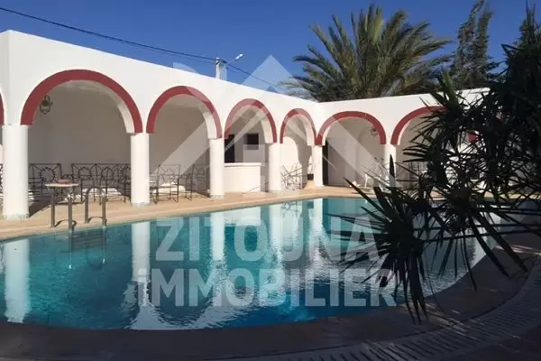Belle Villa à vendre à la Soukra
