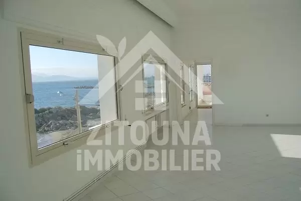 Etage de villa à louer à Kheireddine avec une superbe vue sur mer