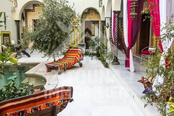 Maison d\'hôte d\'une architecture arabo-andalouse confinée au coeur de Lahouache à la Marsa
