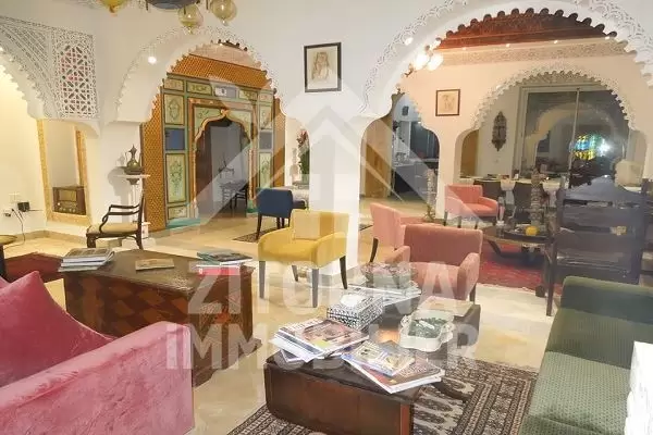 Maison d\'hôte d\'une architecture arabo-andalouse confinée au coeur de Lahouache à la Marsa