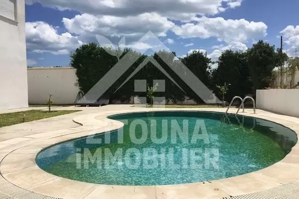 A louer une belle villa à Gammarth