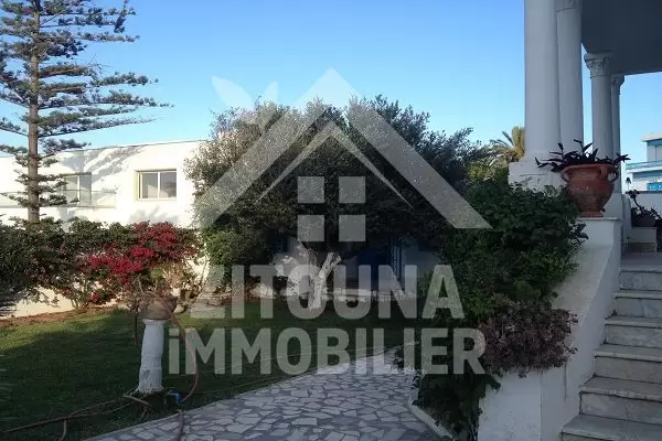 A louer en courte durée une villa à la Marsa