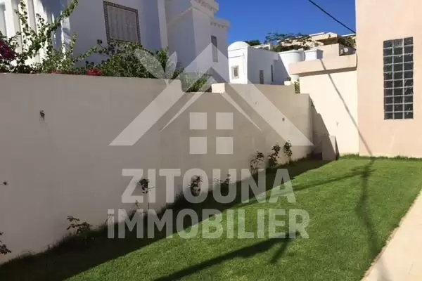 Rez de chaussée de villa à louer à La Marsa