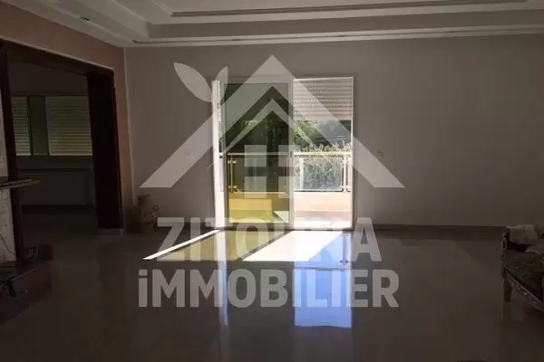 Bel étage de villa à louer