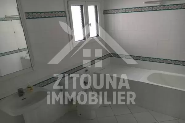 A louer un duplex à Golden Tulip