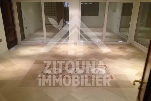 A vendre cette somptueuse villa à Gammarth Sup