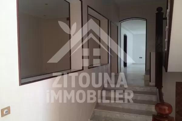 A vendre cette somptueuse villa à Gammarth Sup