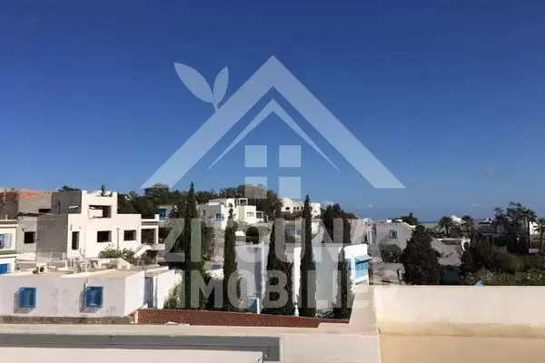 A louer un beau duplex à Amilcar