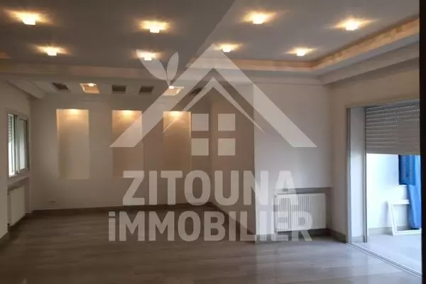 A louer un beau duplex à Amilcar