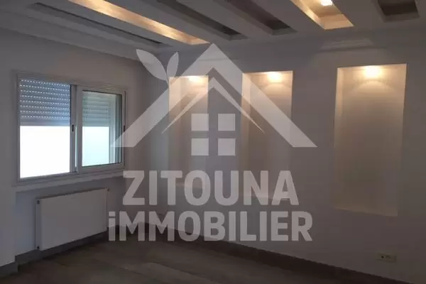 A louer un beau duplex à Amilcar