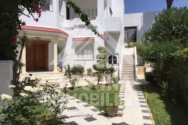 Rez de chaussée de villa à louer à La Marsa