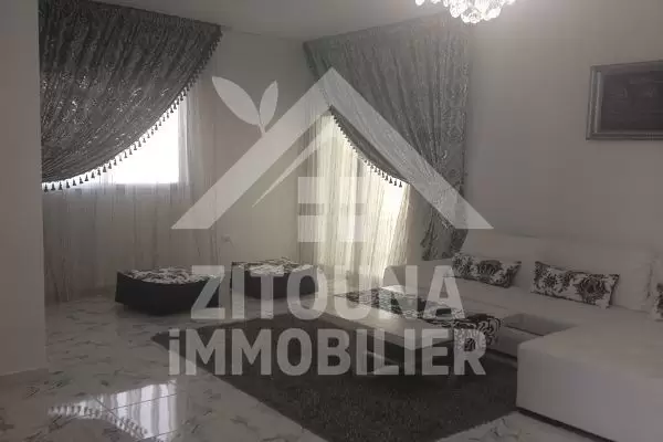 Bel étage de villa à louer