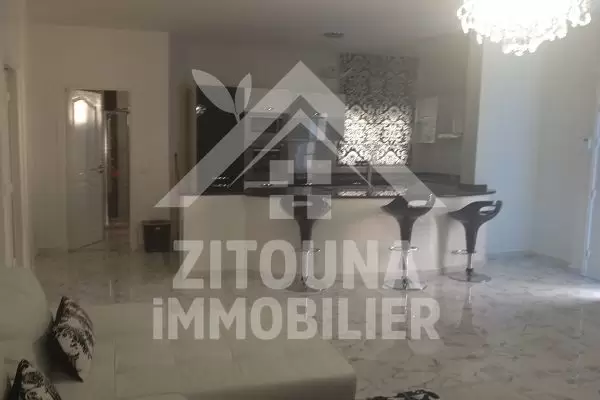 Bel étage de villa à louer