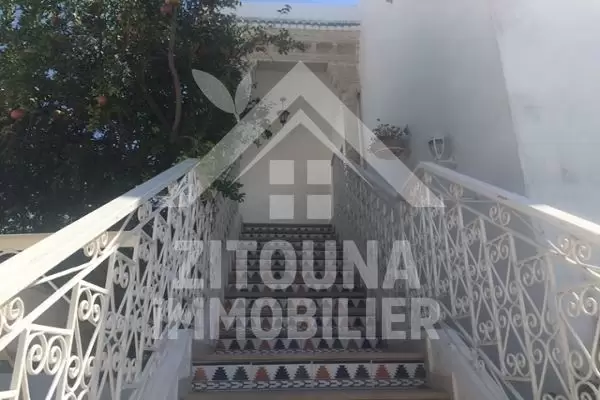 A louer un étage de villa à Amilcar