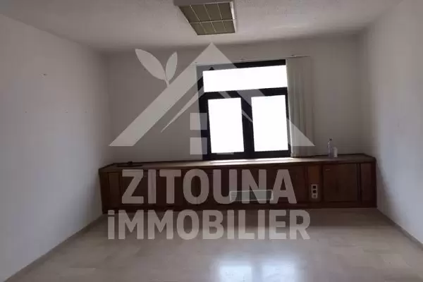 Des locaux à usage bureautique au centre ville de Tunis