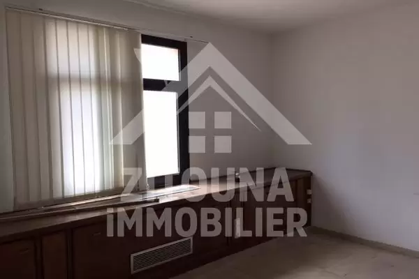 Des locaux à usage bureautique au centre ville de Tunis