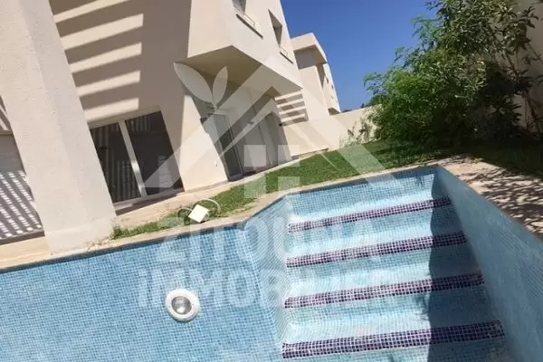 A vendre villa neuve avec piscine à Gammarth