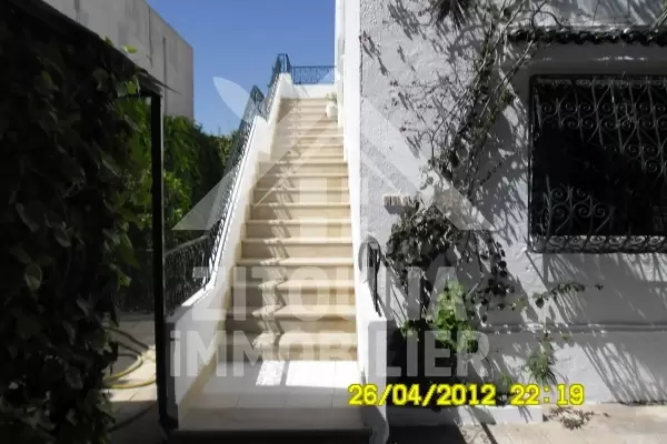 Etage de villa à louer