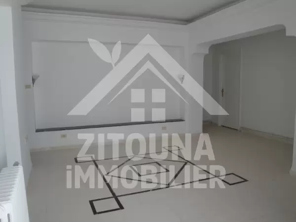 Etage de villa à louer