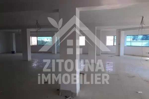 A louer un local commercial LOFT à Le Kram