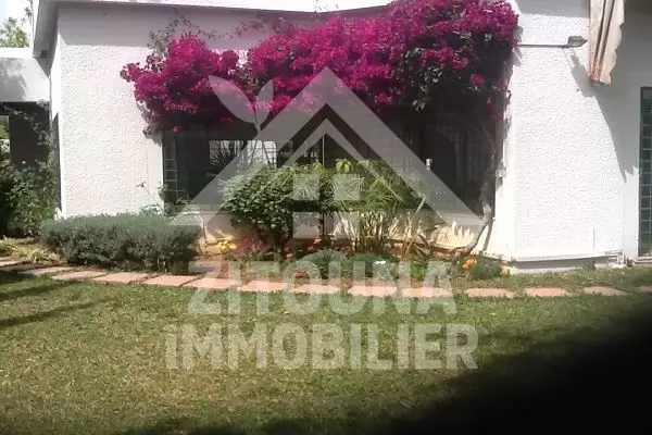 A louer belle villa à Marsa