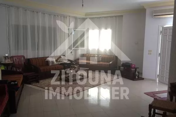 A louer un étage de villa à Amilcar