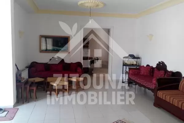 A louer un étage de villa à Amilcar