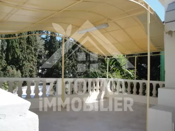 Etage de villa à louer