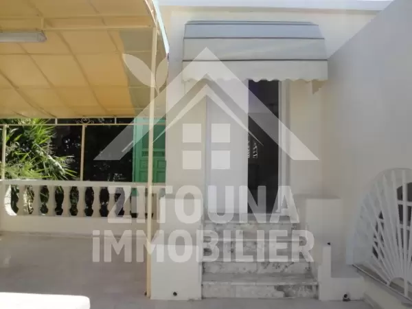 Etage de villa à louer